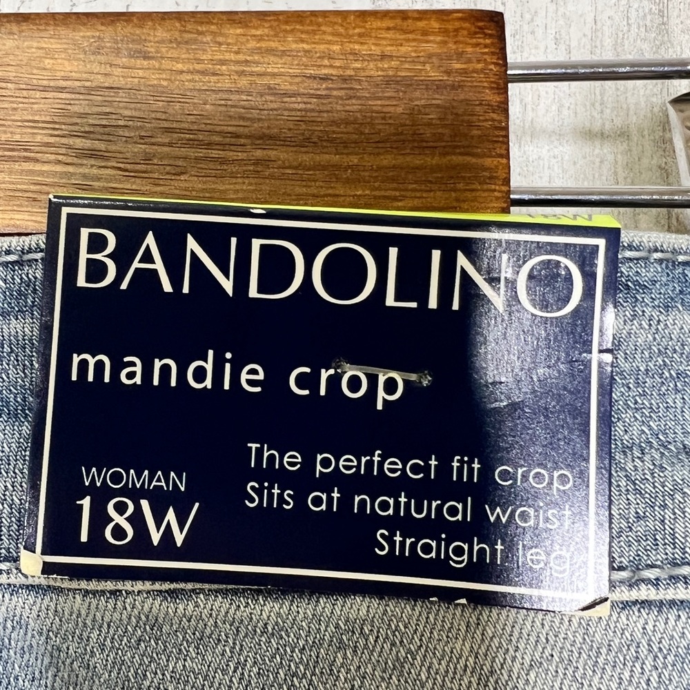 Bandolino Blue Denim Ankle Jeans with Floral Side Print - Picture 3 of 13